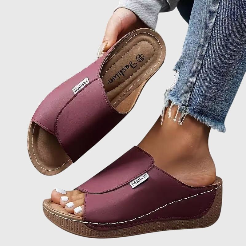 Bríd | Classic Comfort Walking Sandals