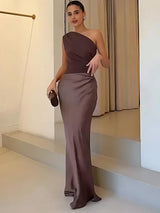 Ellis & Johnson™  | Maxi Dress with a Guilt in Satin